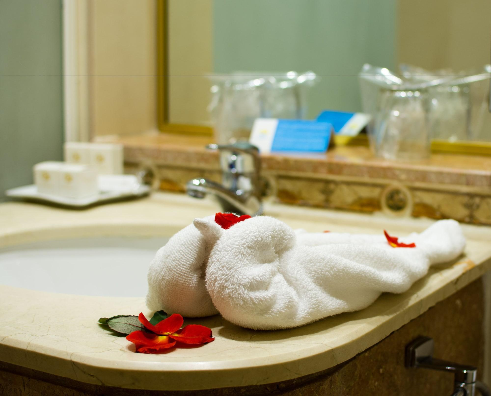 El Oumnia Puerto & Spa Tanger Luaran gambar