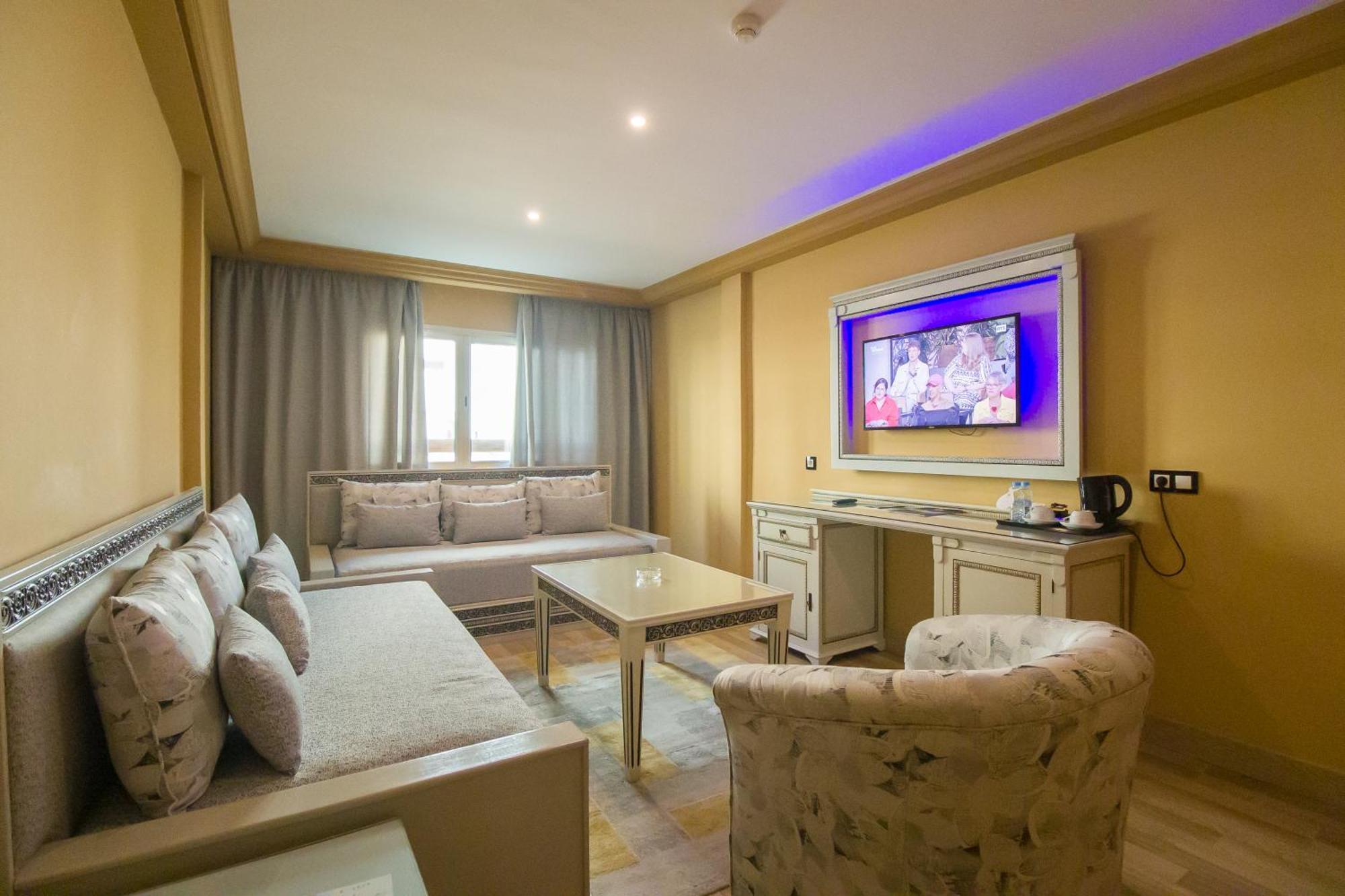 El Oumnia Puerto & Spa Tanger Luaran gambar